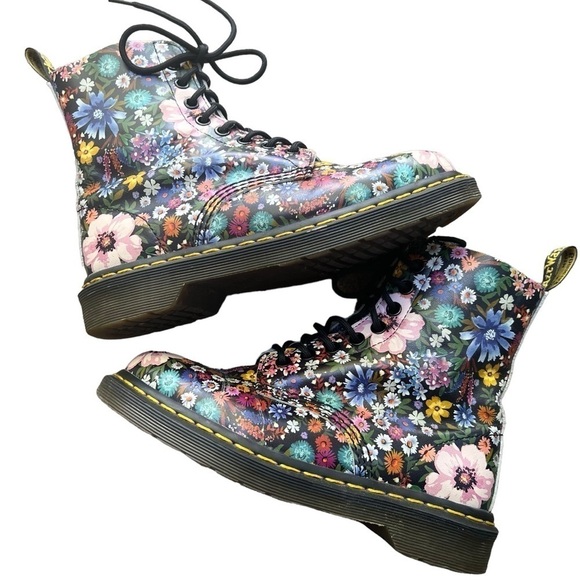 Dr Martens 1460 Pascal Floral Lace Up Boots in Wanderlust Size US 6 - Picture 2 of 16